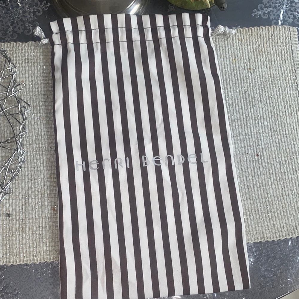 HENRI BENDEL Dustbag!